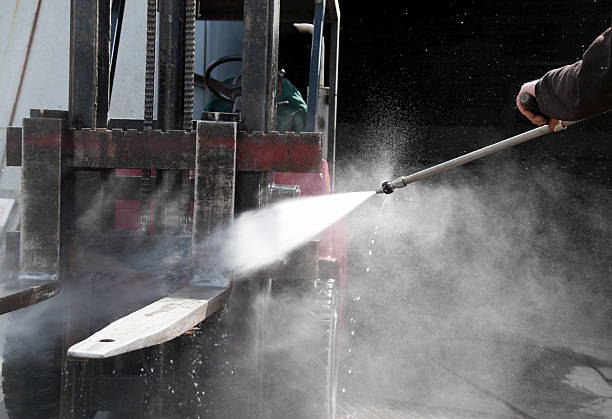 Why Choose Our Certified Pressure Washing Experts for Your Project Needs in Taft, CA?